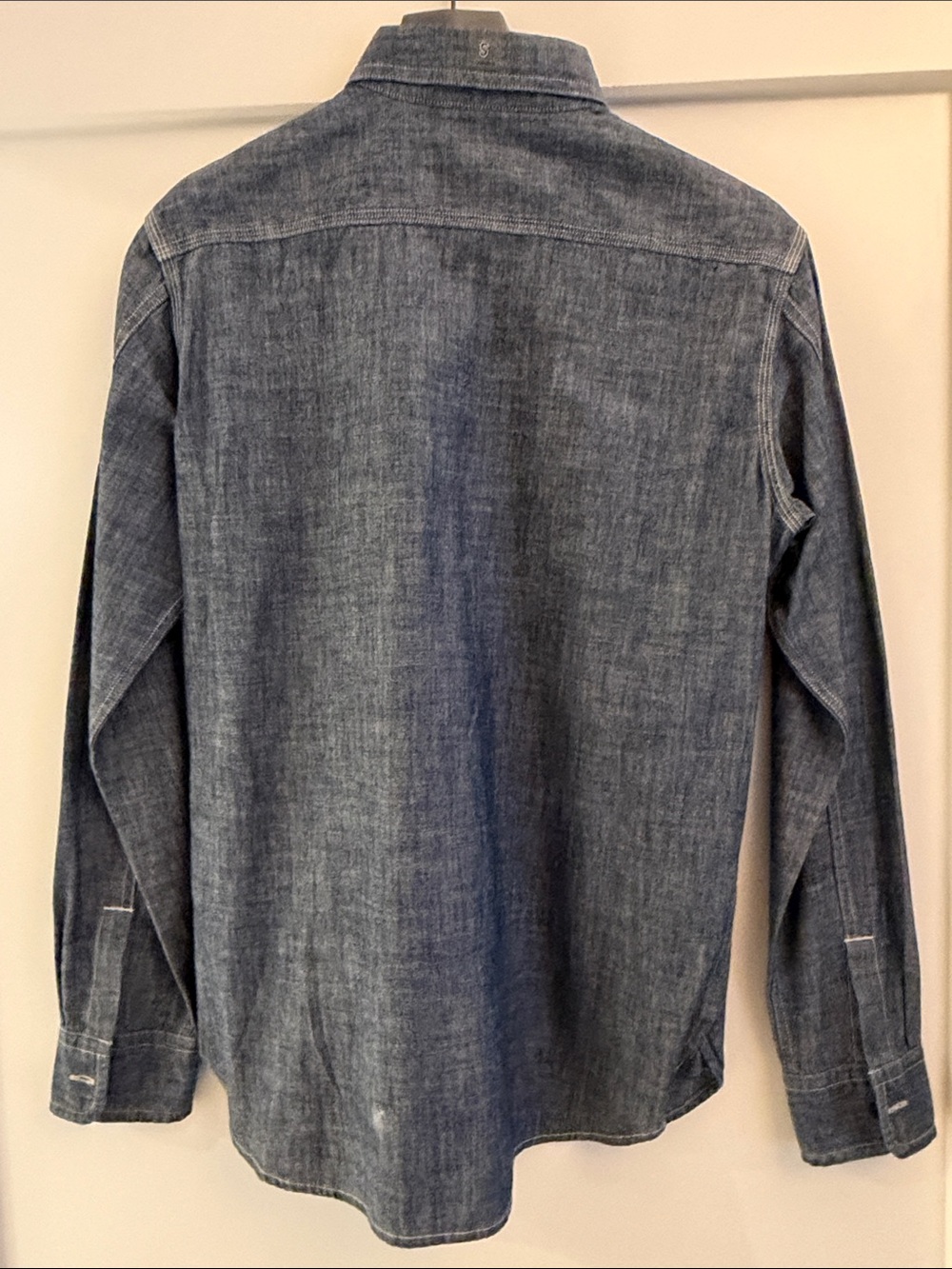 Uniqlo Men's Casual Chambray Button-Up Shirt - Blue slim fit - Picture 4 of 5